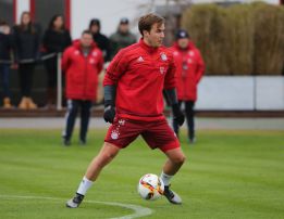 Götze se vuelve a entrenar casi cuatro meses después