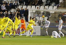 El Oviedo despierta a tiempo y rescata un empate de Albacete