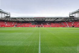 Old Trafford tendrá una grada llamada Bobby Charlton