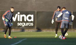 Alves pone la experiencia y a un portero en el mercado