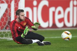 De Gea joins Man United’s injury list during pre-match warm-up