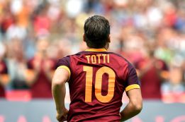 Totti, acepta su rol: "Yo ya no cuento para esta Roma"