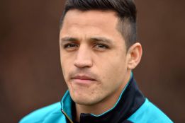 Alexis, "agradecido" con el Barça y "muy feliz" en el Arsenal