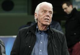 Beenhakker: "El Barça es una fiesta y Messi, de otro mundo"