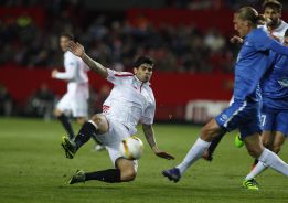 Banega, Ighalo y Lacazette están en la agenda del Atlético