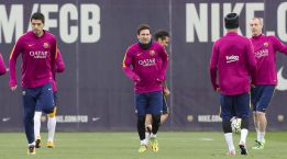 Nike ofrece 85 millones al año al Barça por la camiseta