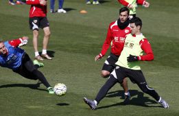 Javi Guerra vuelve y Ze Castro se cae de la lista ante el Barça