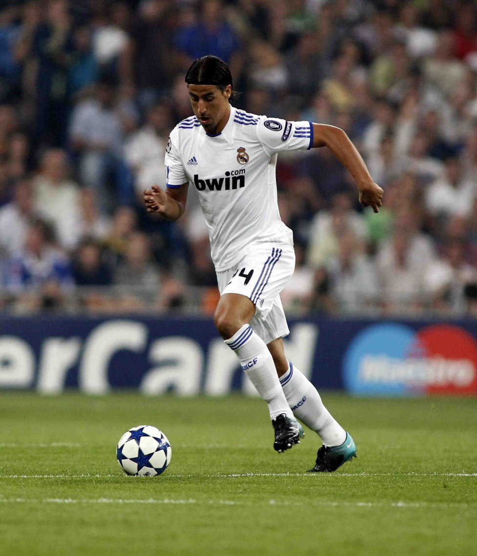El 30 de julio de 2010 el Stuttgart llegó a un acuerdo con el Real Madrid por el traspaso del centrocampista por 12 millones de euros. Su contrato venció el 30 de junio de 2015 y no renovó con los merengues.
