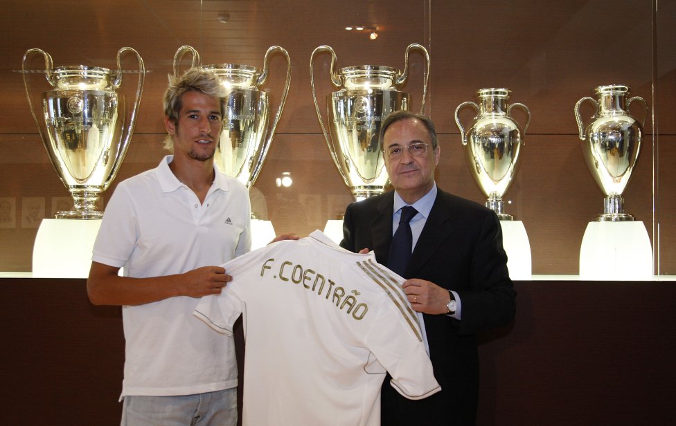 El 5 de julio de 2011 se hizo público el fichaje de Coentrão por el Real Madrid. La operación se cifró en 30 millones de euros por un contrato de seis temporadas. En 2015 después de una temporada irregular y plagada de lesiones en el Real Madrid, el jugador se marchó  en calidad de cedido en el A. S. Mónaco.