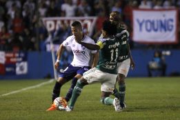 Nacional se sitúa líder de grupo y deja tocado al Palmeiras