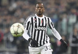 Evra y el 'caso Valbuena': "Nos pegamos dos tiros en el pie"
