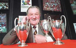 Bob Paisley accede a subir la escalera (1983)