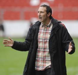 El Sporting destituye a Tomás Hervás como técnico del filial
