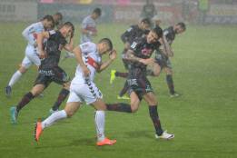 El Huesca desata una tormenta perfecta contra el Nàstic