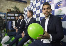 Petros, de intocable a un papel secundario en el Betis