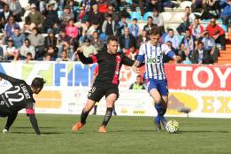El Almería conquista el Toralín y complica a la Ponferradina