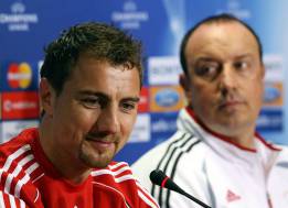 Jerzy Dudek y Rafa Benítez en una imagen de archivo, diciembre de 2006