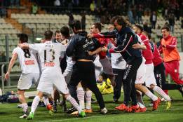 El Carpi vence al Empoli y el Hellas Verona ya es de Serie B
