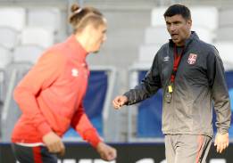 Serbia despide a Curcic tras quedar fuera de la Eurocopa