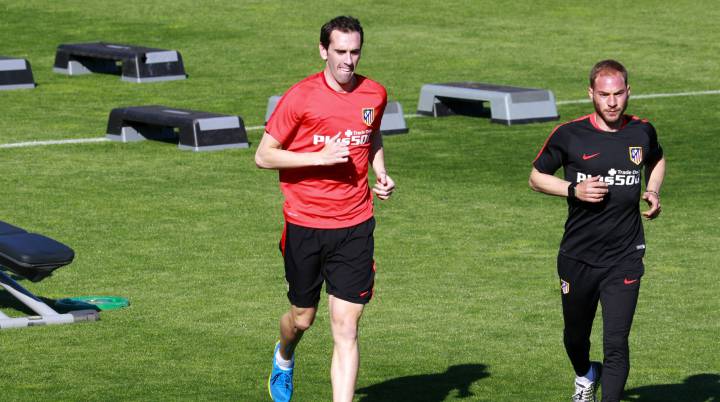 Atlético de Madrid Godín puede estar contra el Bayern de Munich