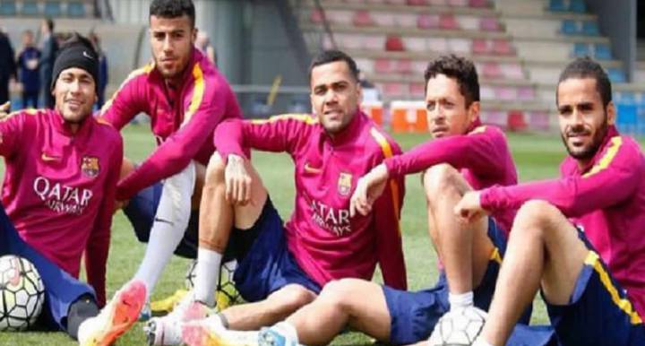 Dani Alves colgó una foto con sus compatriotas brasileños