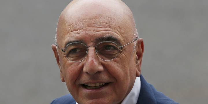 El director administrativo del Milán, Adriani Galliani, viajará a Madrid.
