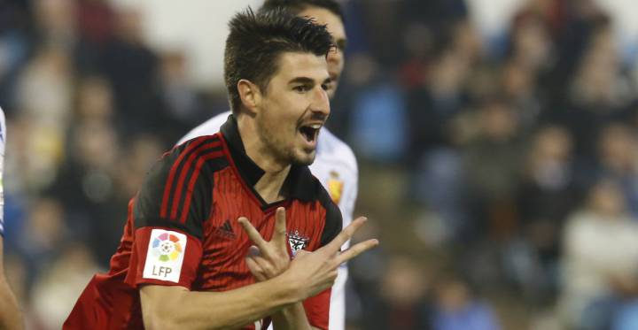 Ion Vélez complica al Huesca
