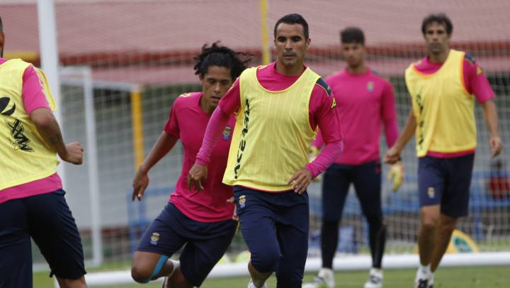 Ángel López deconoce si seguirá contando para Setién