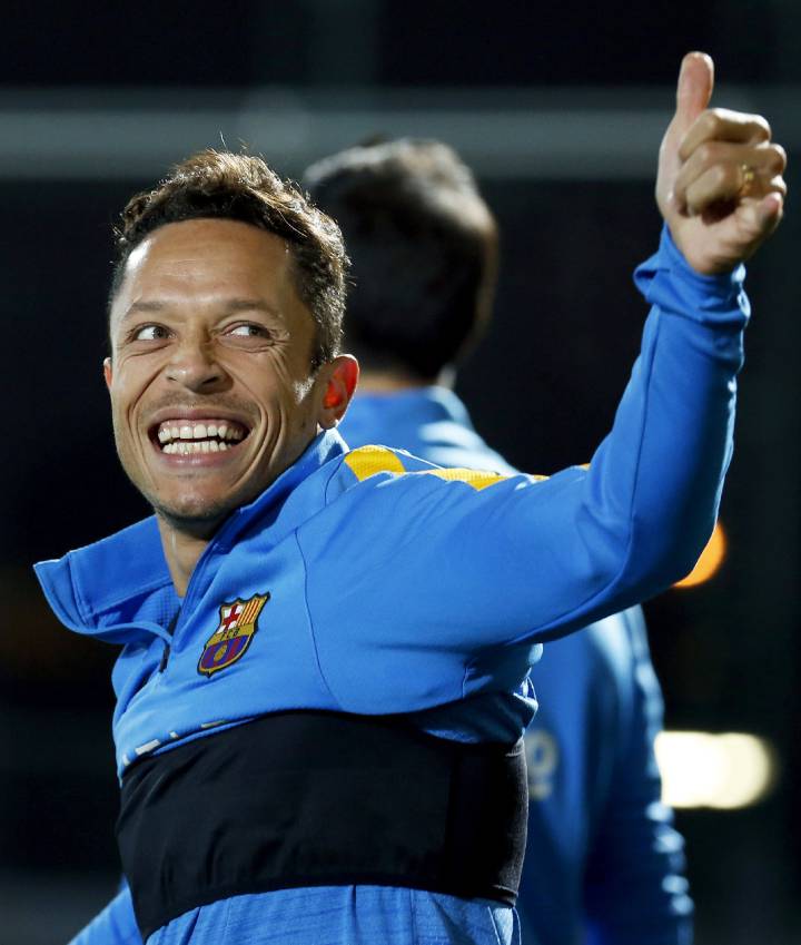 Lazio y Milán estudian llevarse a Adriano para la próxima campaña
