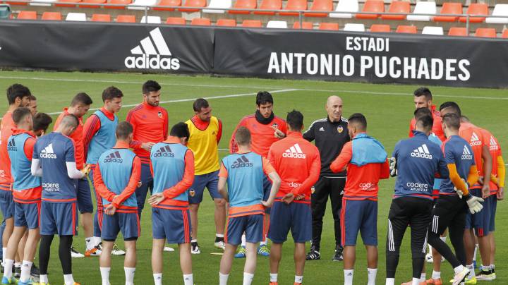 Mendieta y Albelda irán con el Valencia a Singapur