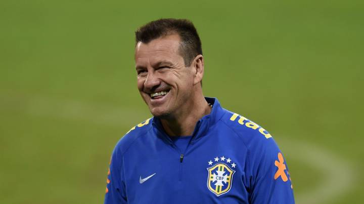 Dunga justifica la llamada a Kaká: “Otros no tenían papeles”