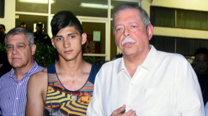 Alan Pulido y el gobernador de Tamaulipas, Egidio Torre