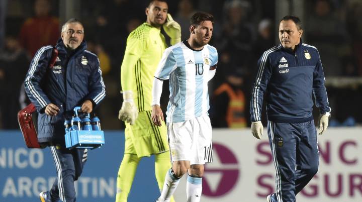 En Argentina creen que Messi no llegará al debut ante Chile
