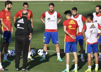 Morata se incorpora al grupo en una doble sesión sin Bartra