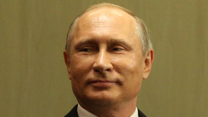 Putin envía un submarino para calentar el Inglaterra-Rusia