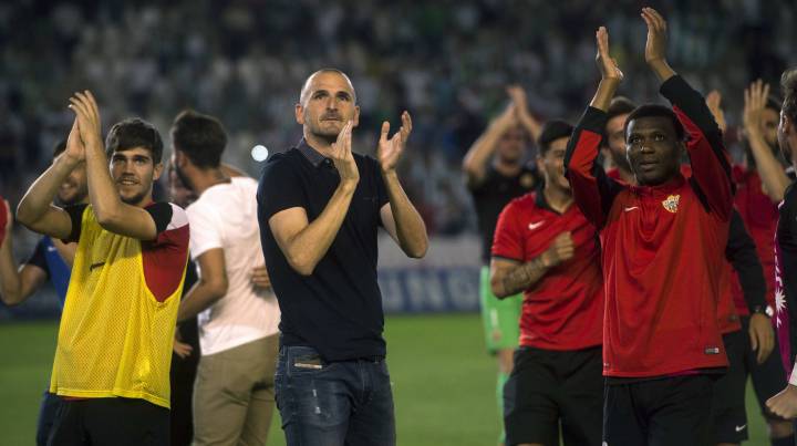 Soriano seguirá como técnico del Almería el curso 2016-17