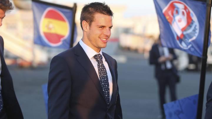 Barcelona eyeing summer swoop for Azpilicueta - report