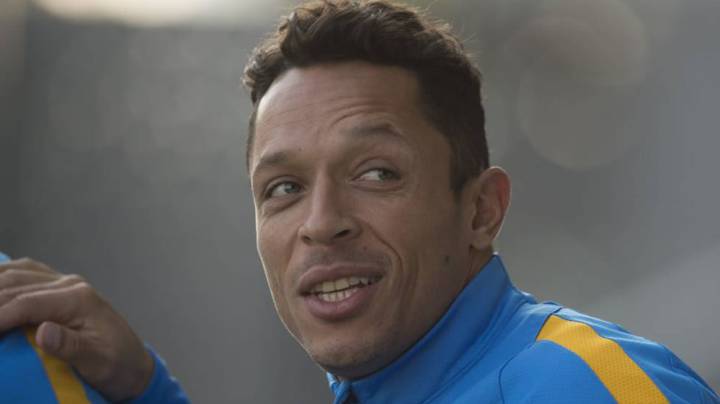 El Lazio exige saber hoy si el Barça le regala a Adriano