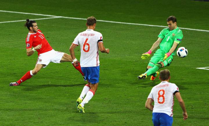 Gareth Bale has joined an elite group and is on fire with Wales