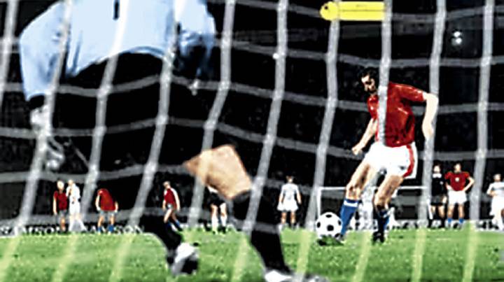 Panenka inventa el penalti que no existe (1976)