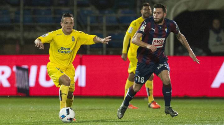 El Sevilla da 6 'kilos' por Roque Mesa y el club no lo vende