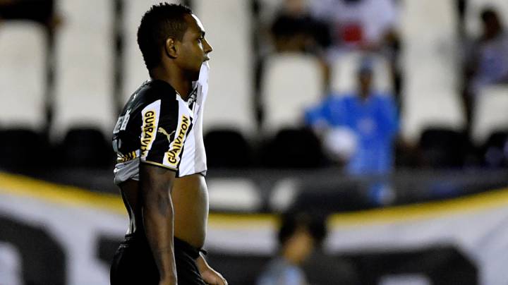 Un futbolista brasileño, detenido por violar a cuatro niñas