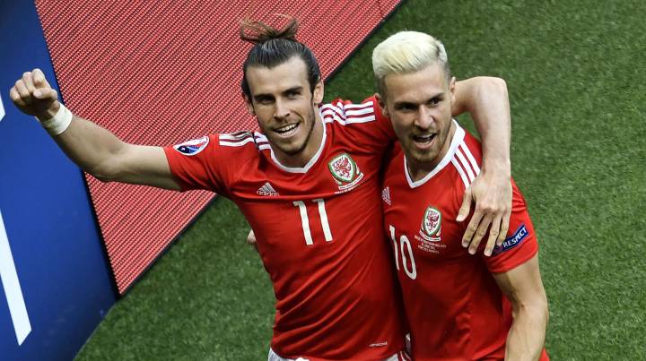 Bale sigue haciendo historia; Gales a cuartos de la Euro