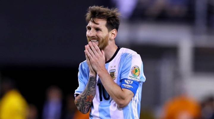 Messi renuncia a la albiceleste