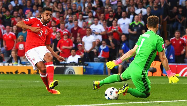 Neil Taylor, gol, Rusia, Eurocopa 2016