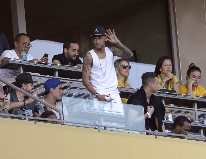 Neymar confirma que se queda: “Feliz de seguir con este sueño”