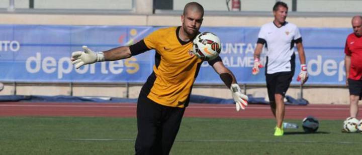 El portero Rubén Martínez firma por dos temporadas