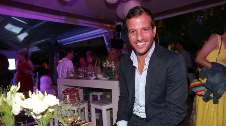 El 'frikandelgate' cierra más puertas a Van der Vaart