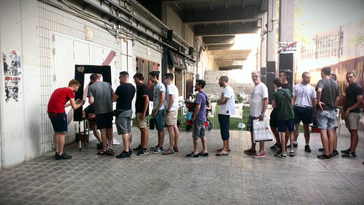 La afición del Rayo decide 'vender sus propios abonos'