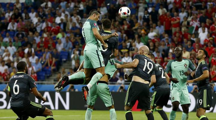 Cristiano vuela y guia a Portugal a la final de la Eurocopa